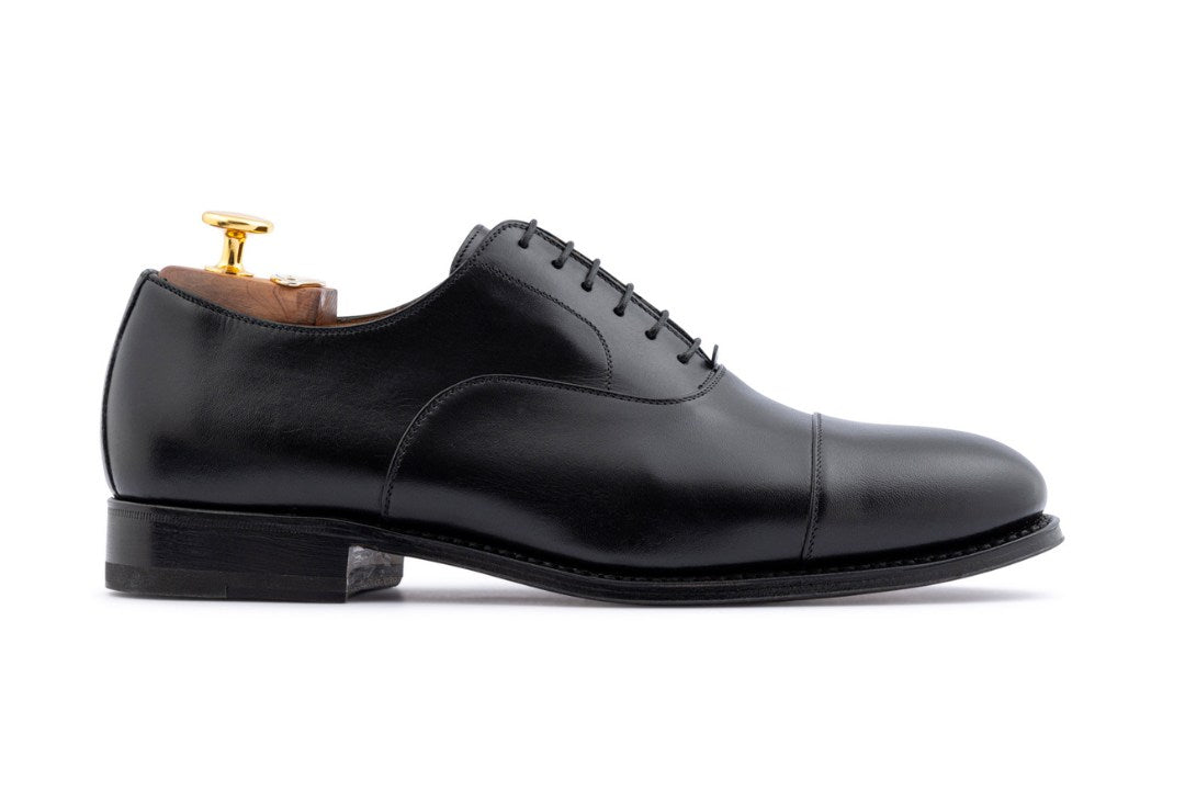 Oxford shoes in black leather – Harris Shoes 1913 display picture 1