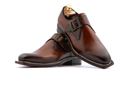 Mono leather buckle