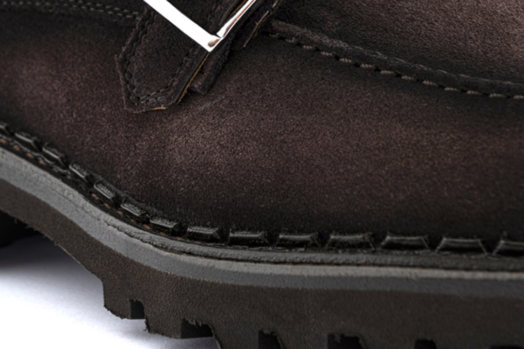 Doppia fibbia in camoscio testa di moro