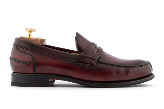 Mocassin en cuir peint à la main