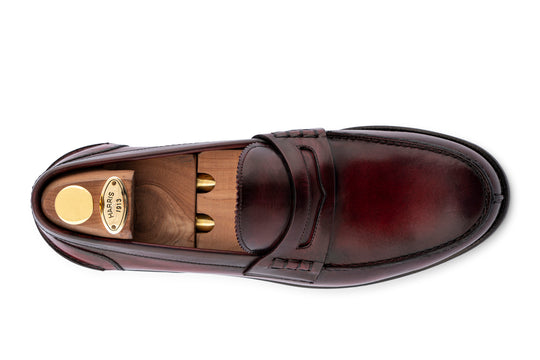 Mocassin en cuir peint à la main