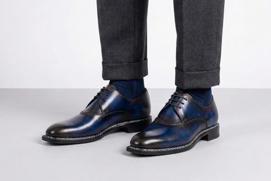 Derby pintado a mano con mano de obra noruega.