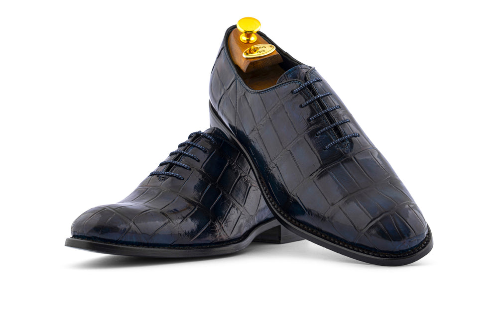 Schnürschuh aus feinem Leder