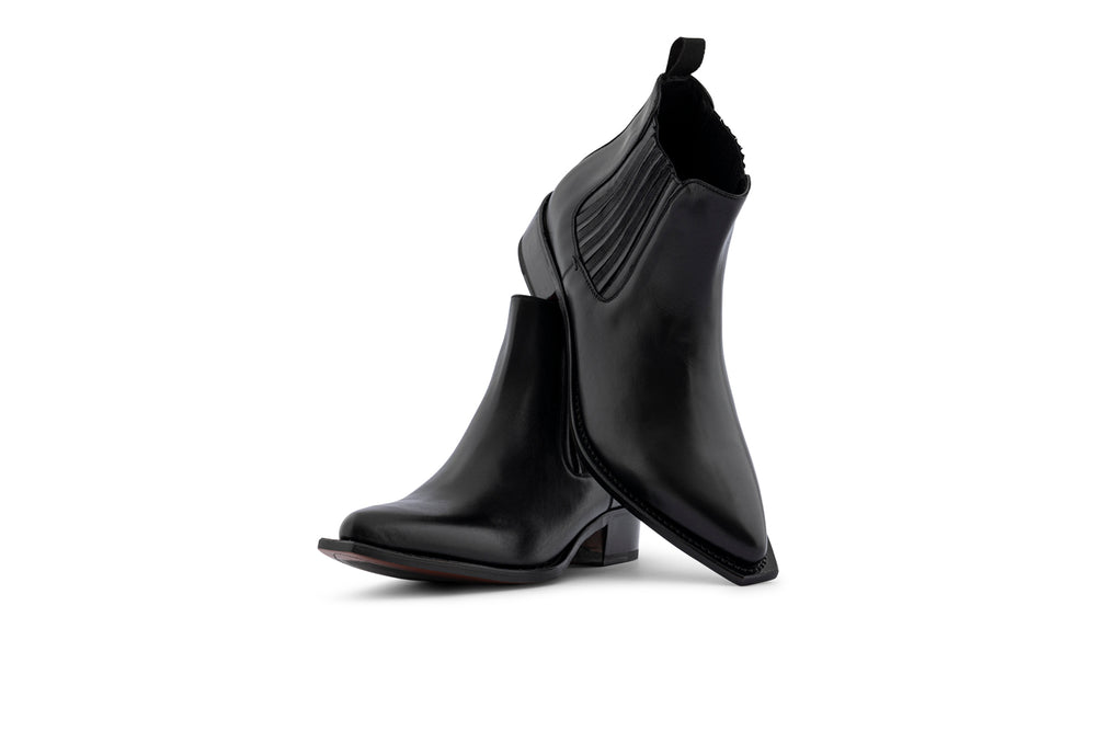 Texan leather ankle boot with elastic