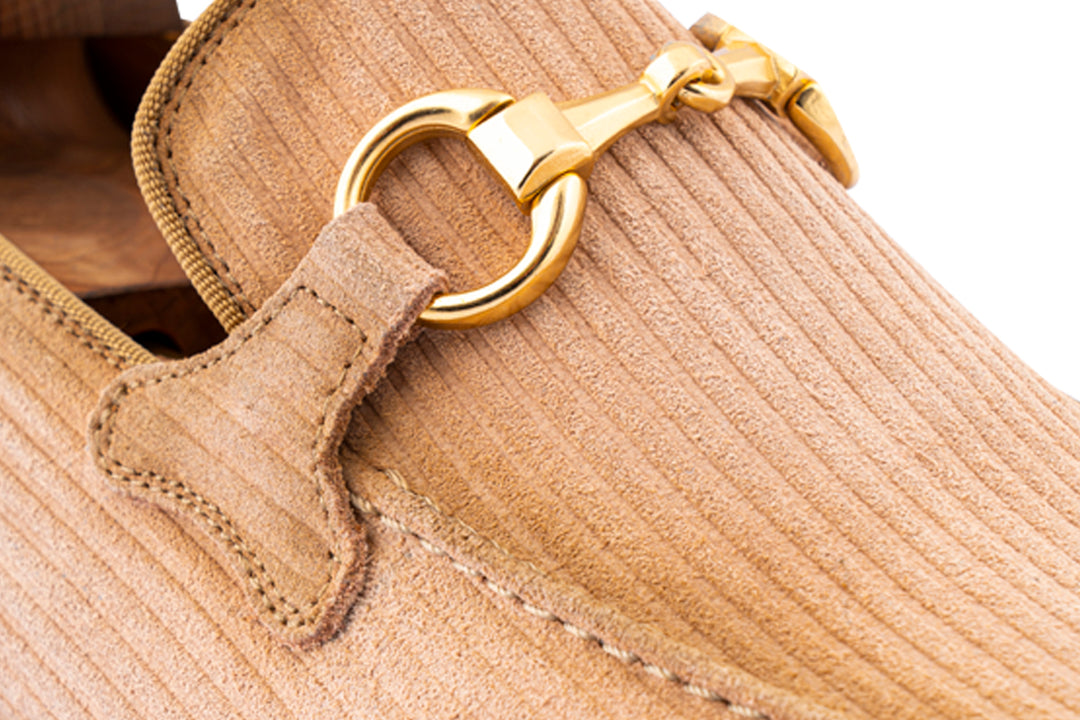 Mocassino in suede rigato con passante
