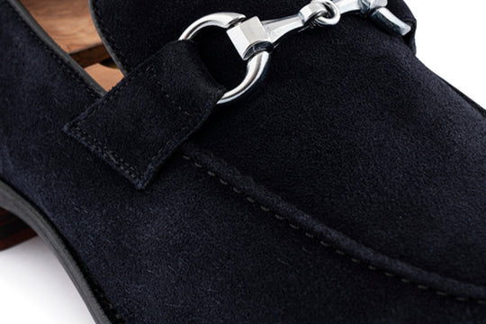 Mocassino in suede con morsetto