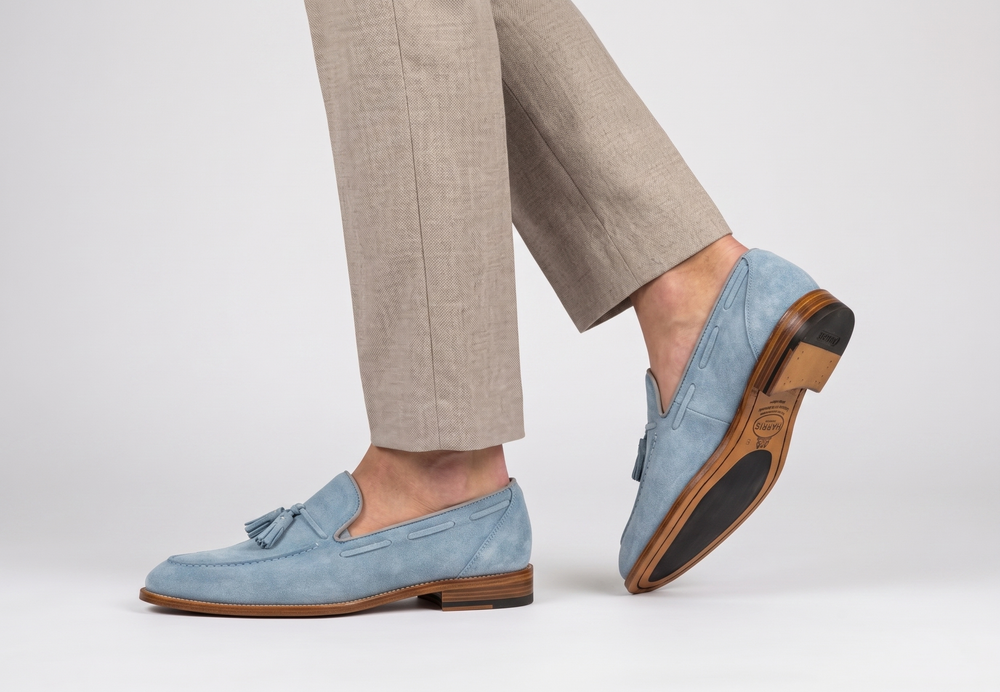Mocasín de ante con pompón