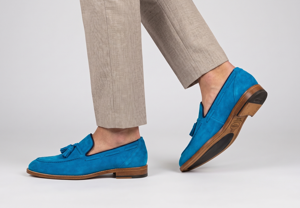 Mocasín de ante con pompón