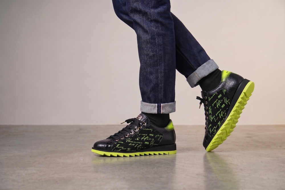 Sneakers in pitone e stampa Signature