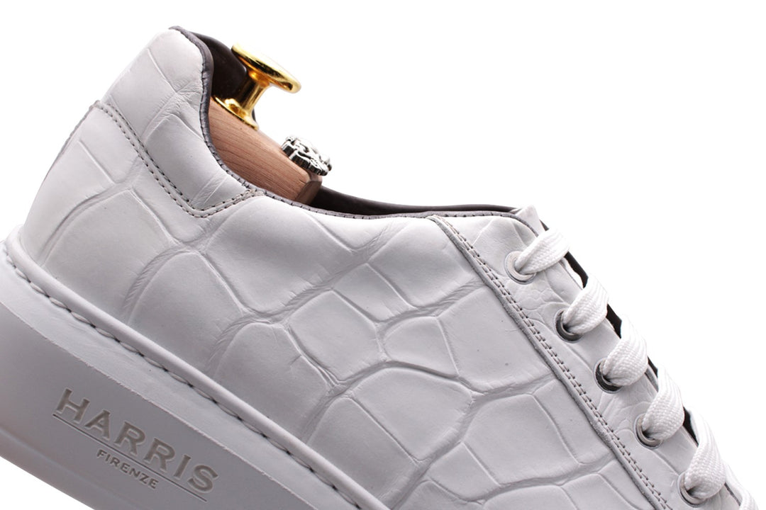 Sneakers in coccodrillo