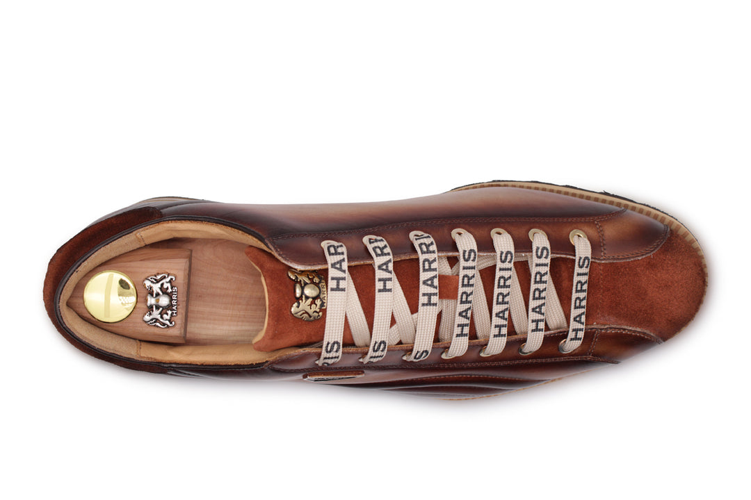 Sneakers in pelle e suede dipinte a mano