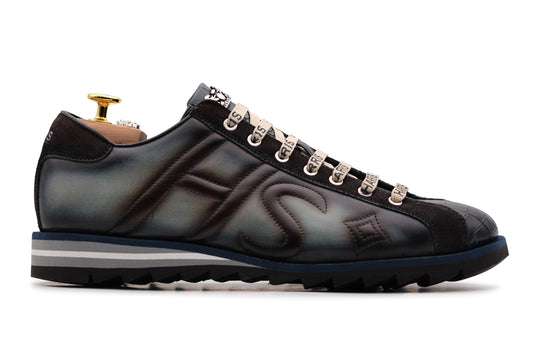 Sneakers in pelle dipinte a mano