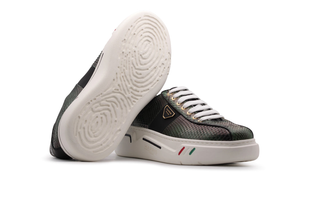 Sneaker in pitone con suola a cassetta