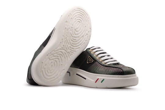 Sneaker in pitone con suola a cassetta