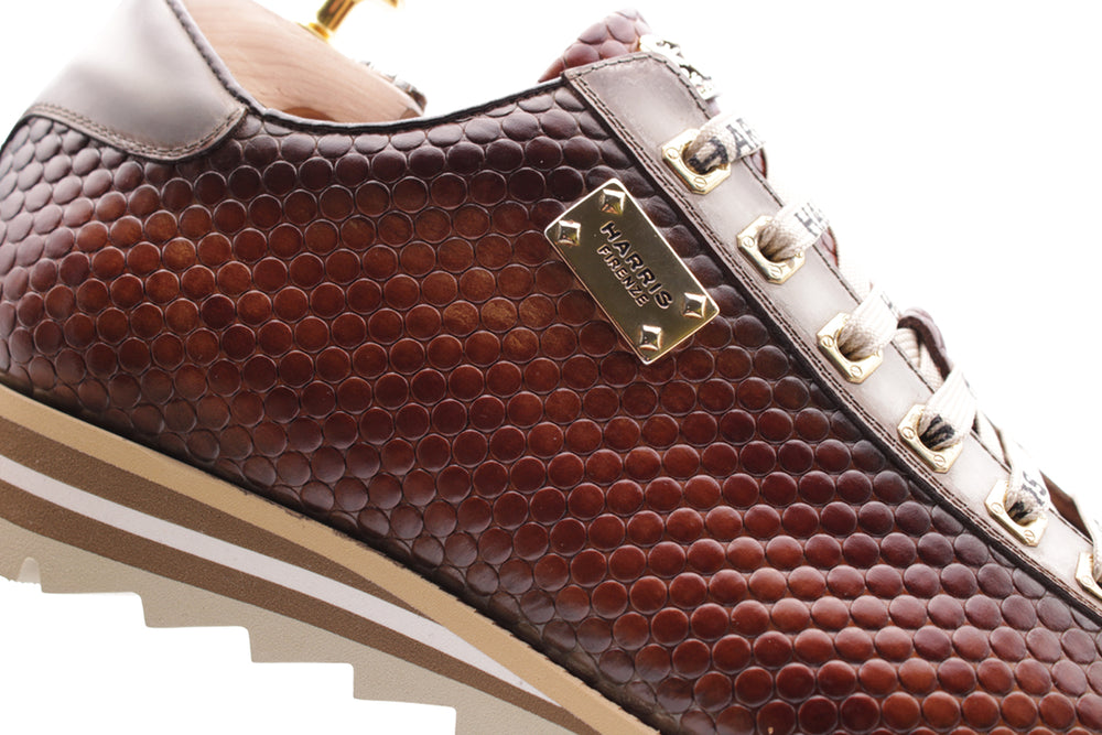 Sneakers in pelle stampata dipinta a mano