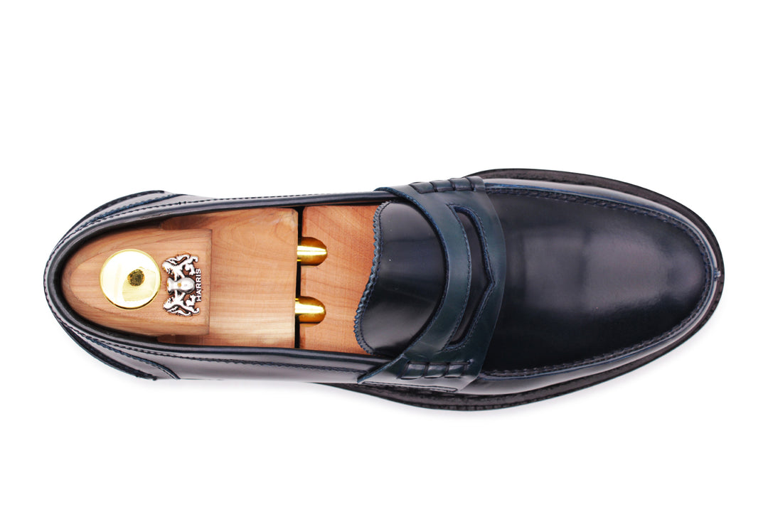 Brushed leather moccasin