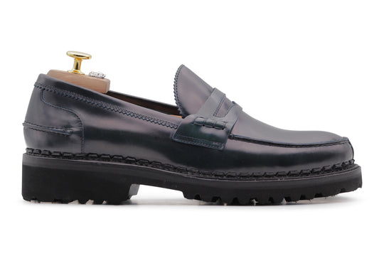 Brushed leather moccasin