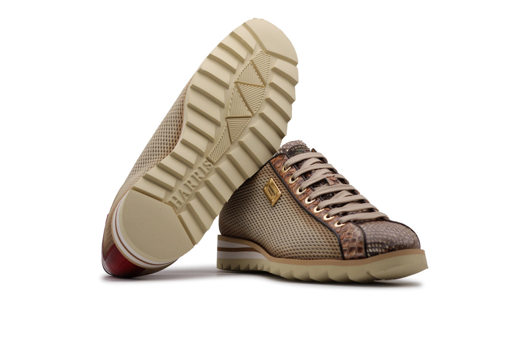 Zapatillas de pitón y efecto perforado.