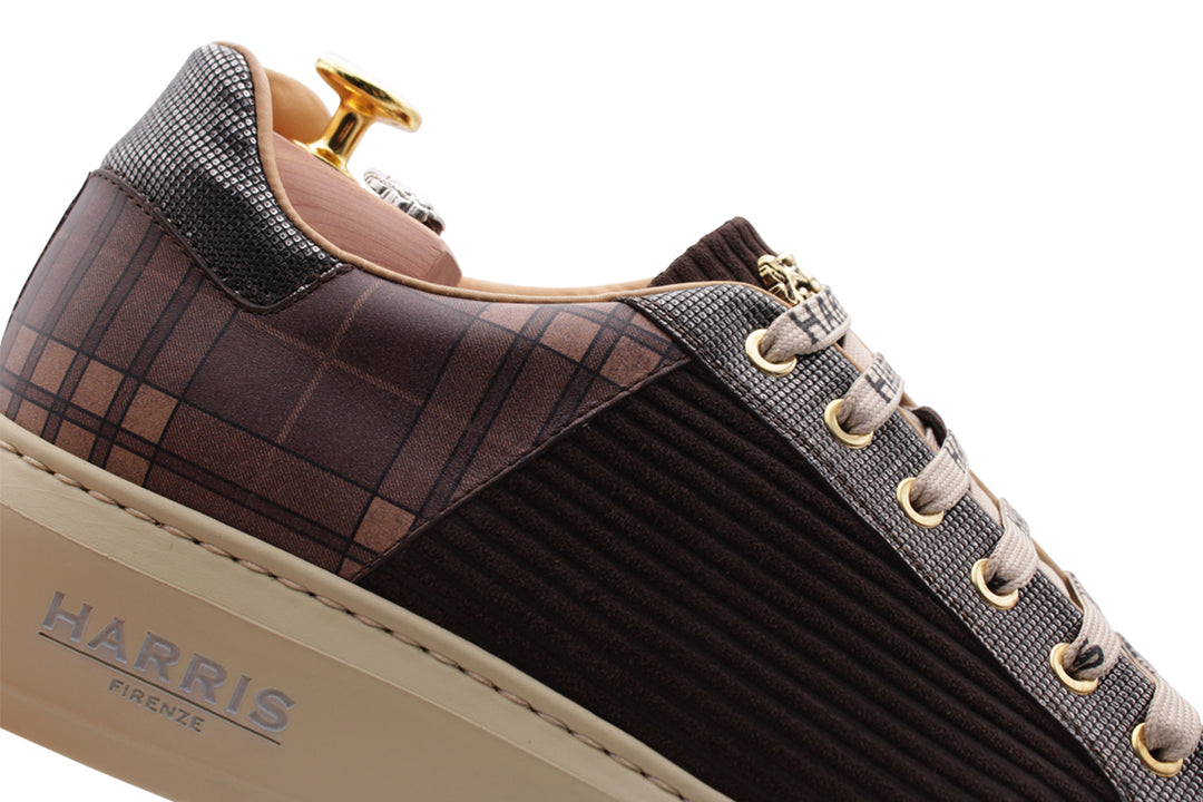 Wildleder -Turnschuhe mit Tweed -Details